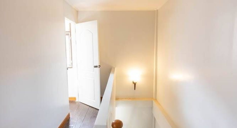 For sale and for rent 2 bedrooms house in Watthana, Bangkok