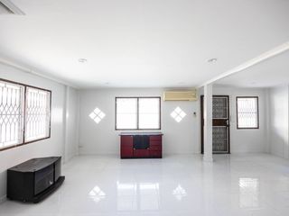 ขาย และ ให้เช่า 2 ห้องนอน บ้านเดี่ยว ใน วัฒนา, กรุงเทพฯ