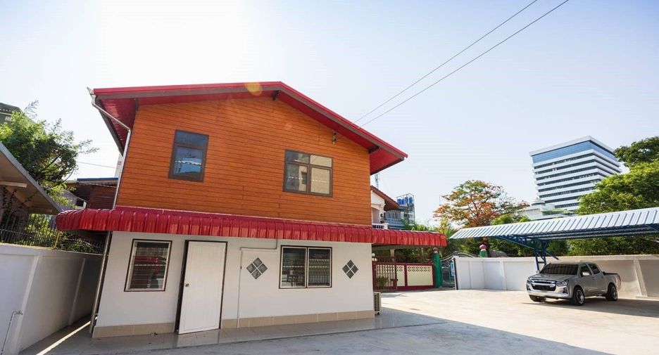 For sale and for rent 2 bedrooms house in Watthana, Bangkok