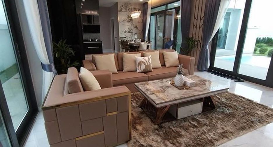 For sale 5 bedrooms villa in Bang Lamung, Chonburi