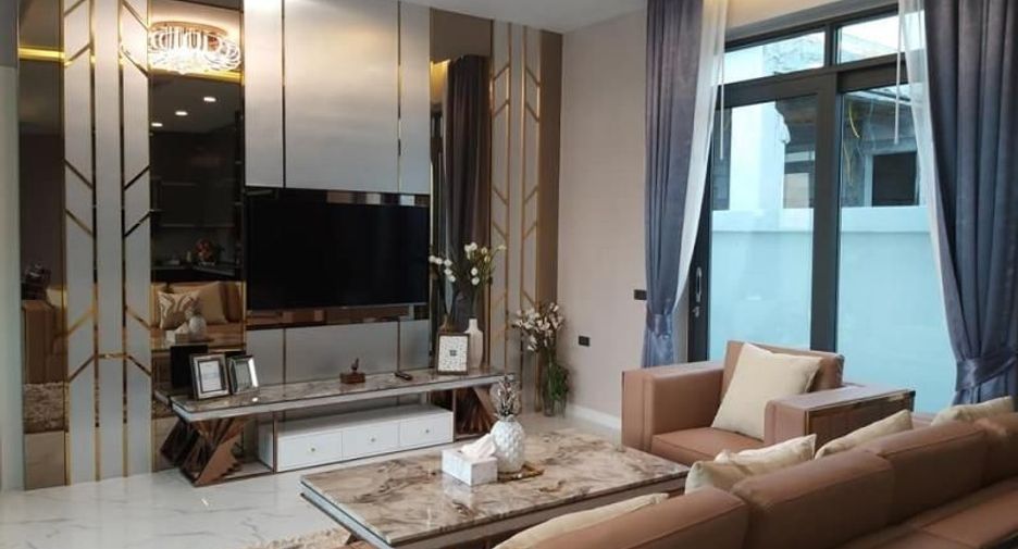 For sale 5 bedrooms villa in Bang Lamung, Chonburi