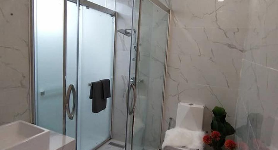 For sale 5 bedrooms villa in Bang Lamung, Chonburi