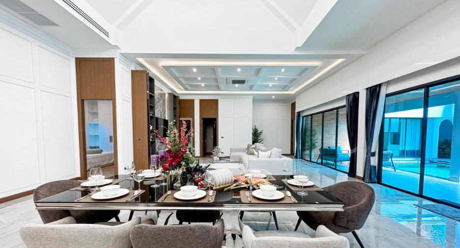 For sale 4 bedrooms villa in Bang Lamung, Chonburi