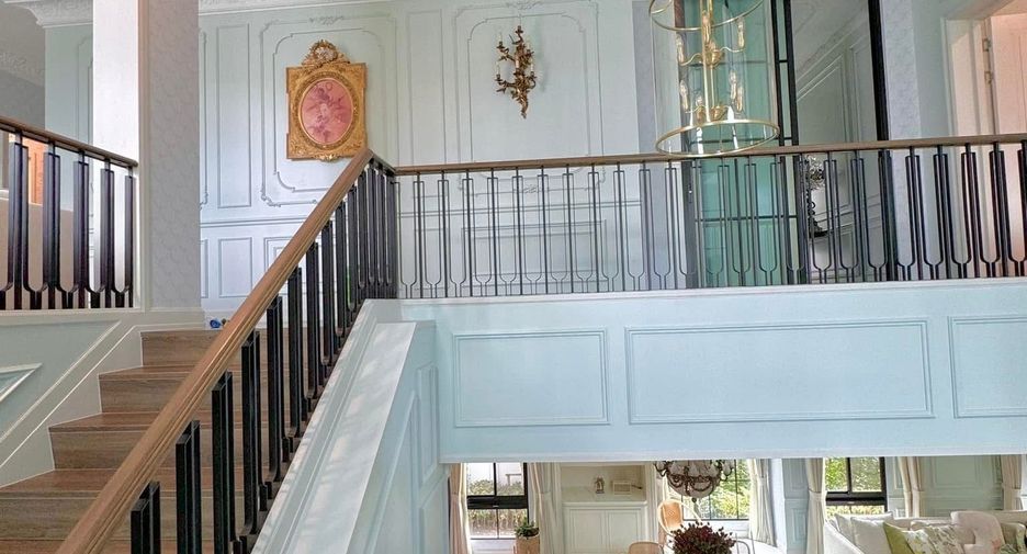 For sale 5 bedrooms house in Saphan Sung, Bangkok