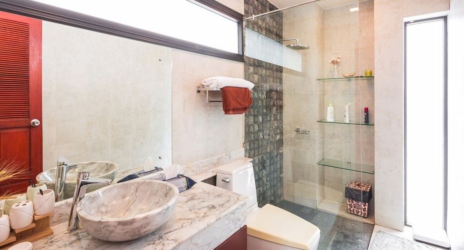 For sale and for rent 5 bedrooms villa in Thalang, Phuket