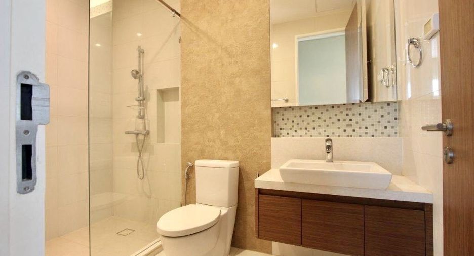 For rent 2 bedrooms condo in Khlong Toei, Bangkok