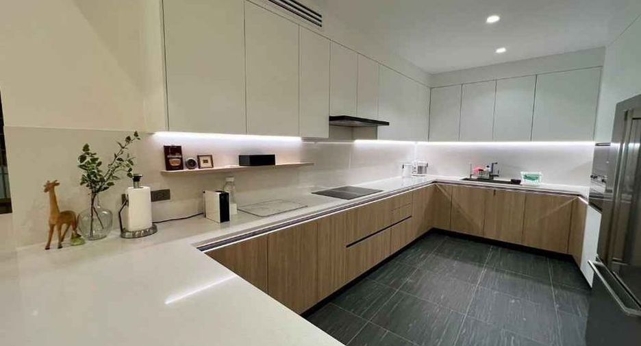 For rent 3 bedrooms condo in Sattahip, Chonburi