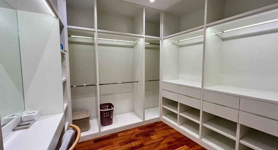For rent 3 bedrooms condo in Sattahip, Chonburi