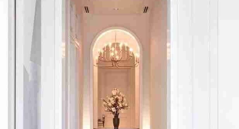 For rent 4 bedrooms condo in Sathon, Bangkok