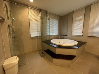 For sale and for rent 5 bedrooms house in Khan Na Yao, Bangkok