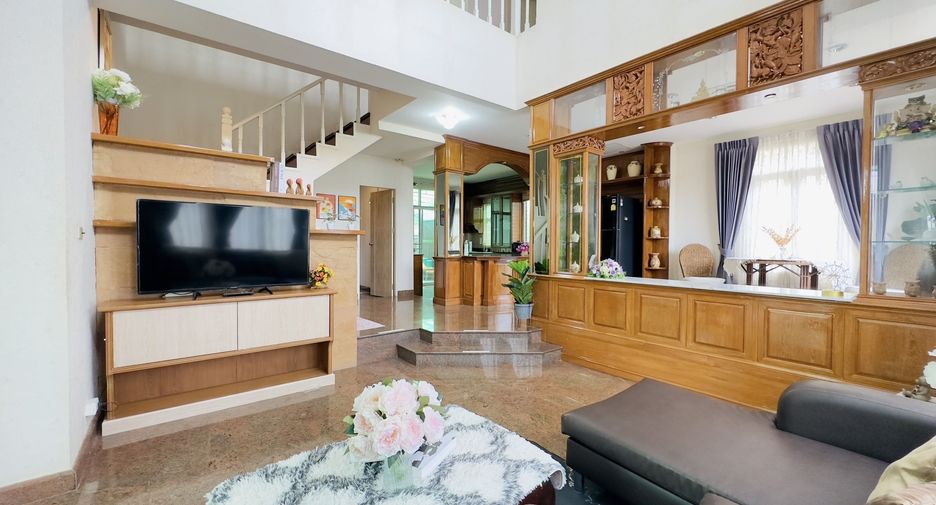 For rent 4 bedrooms house in Jomtien, Pattaya