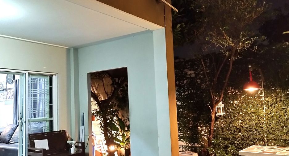 Reihenhaus zum Kauf mit 3 Zimmer in Khlong Sam Wa, Bangkok