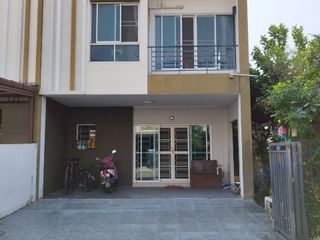 For sale 3 bedrooms townhouse in Khlong Sam Wa, Bangkok