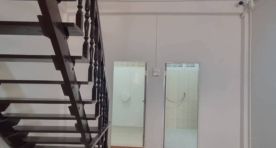 For sale and for rent 3 bedrooms retail Space in Phra Khanong, Bangkok