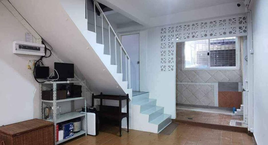 Продажа и аренда 3 спальни торговое помещение в Пхра Кханонг, Бангкок
