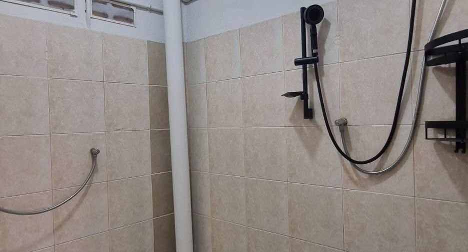 For sale and for rent 3 bedrooms retail Space in Phra Khanong, Bangkok