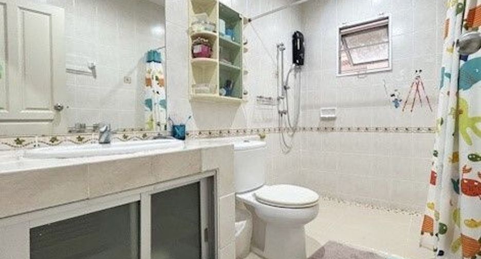 For sale 3 bedrooms house in Lat Phrao, Bangkok