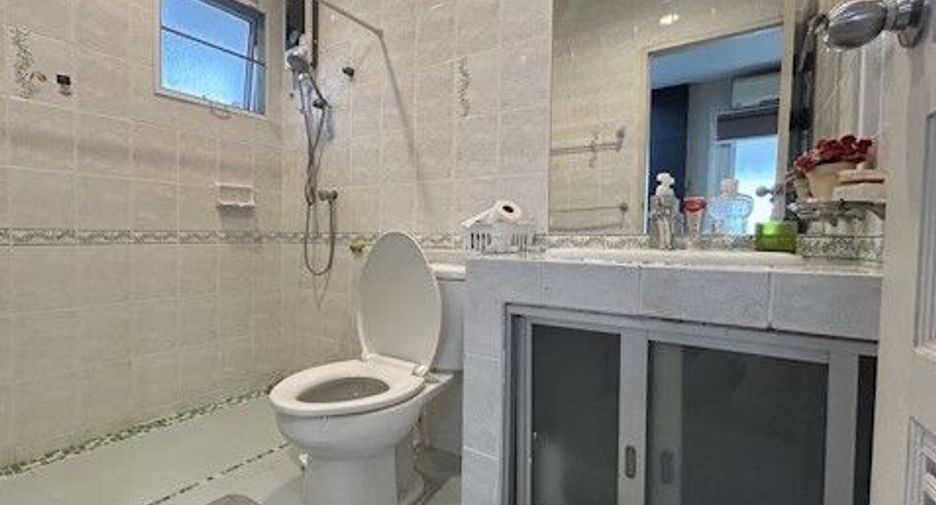 For sale 3 bedrooms house in Lat Phrao, Bangkok
