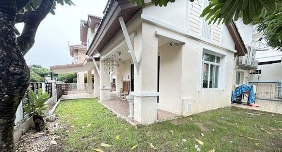 For sale 3 bedrooms house in Lat Phrao, Bangkok