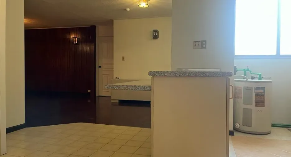 For sale 6 bedrooms condo in Watthana, Bangkok