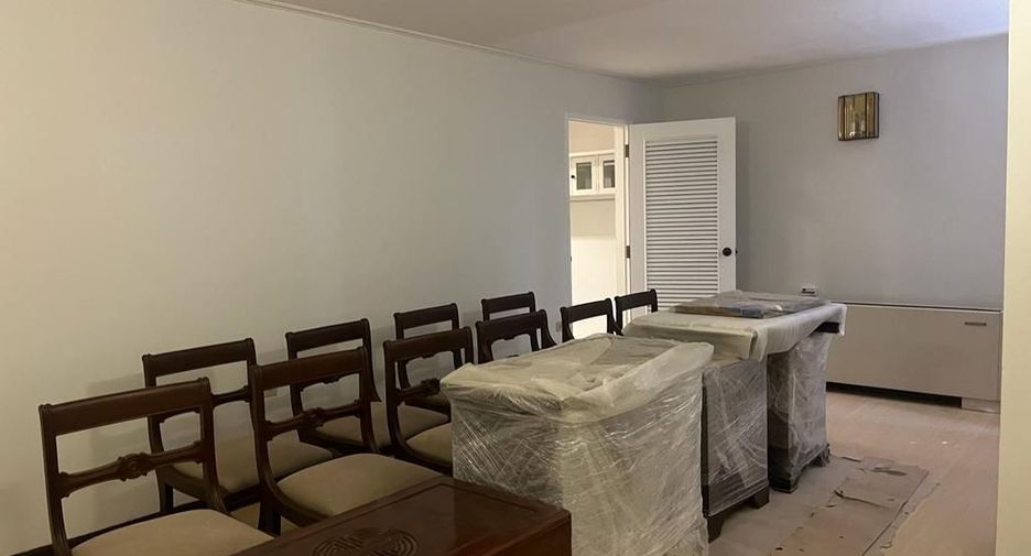 For sale 6 ベッドルーム condo in Watthana, Bangkok