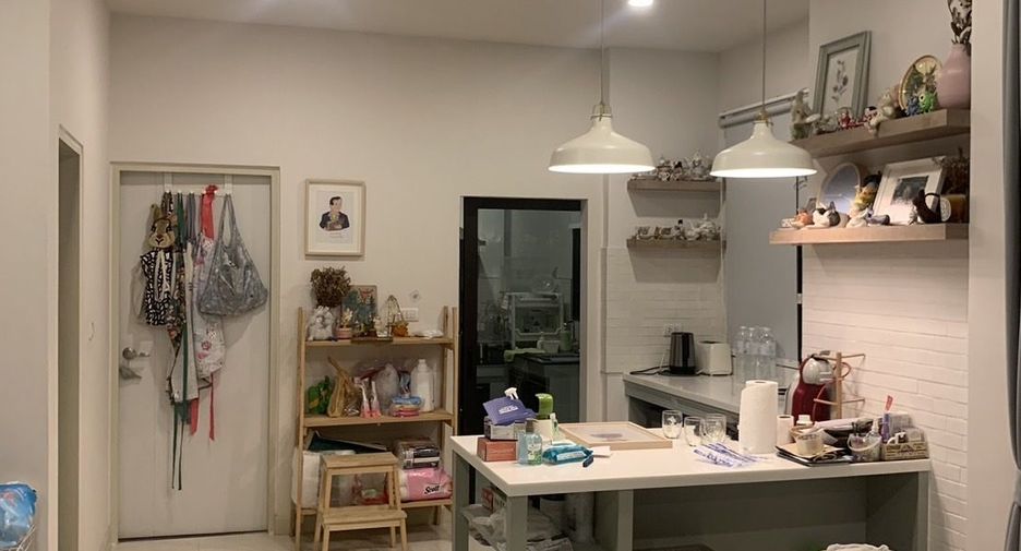 Casa en alquiler de 4 habitaciones en Bang Phli, Samut Prakan