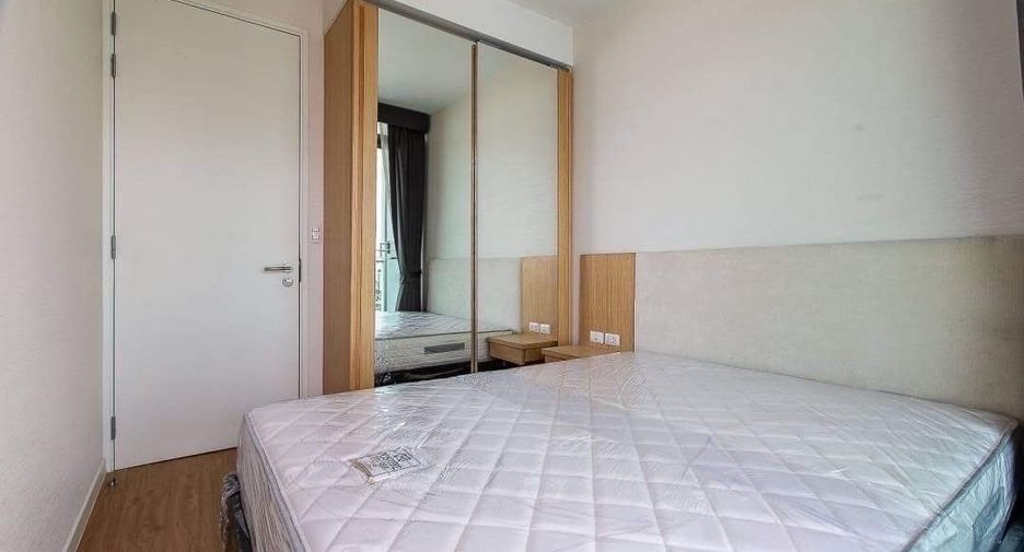 For rent 3 bedrooms condo in Bang Rak, Bangkok