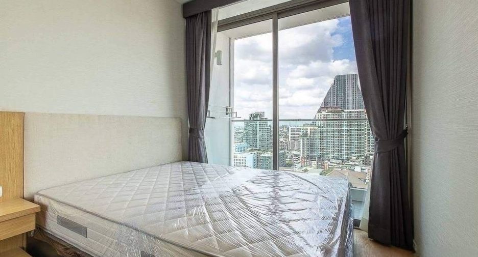For rent 3 bedrooms condo in Bang Rak, Bangkok