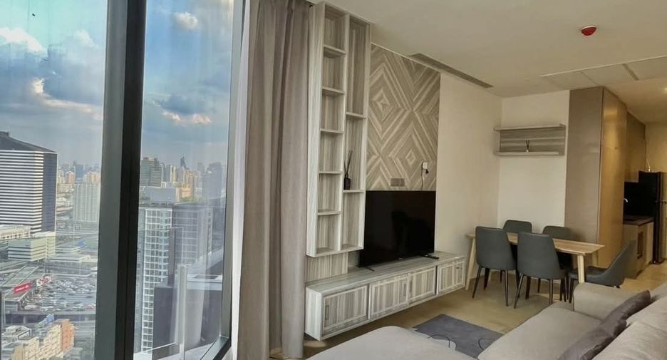 For rent 2 bedrooms condo in Huai Khwang, Bangkok