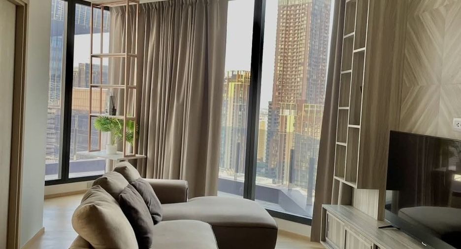 For rent 2 bedrooms condo in Huai Khwang, Bangkok