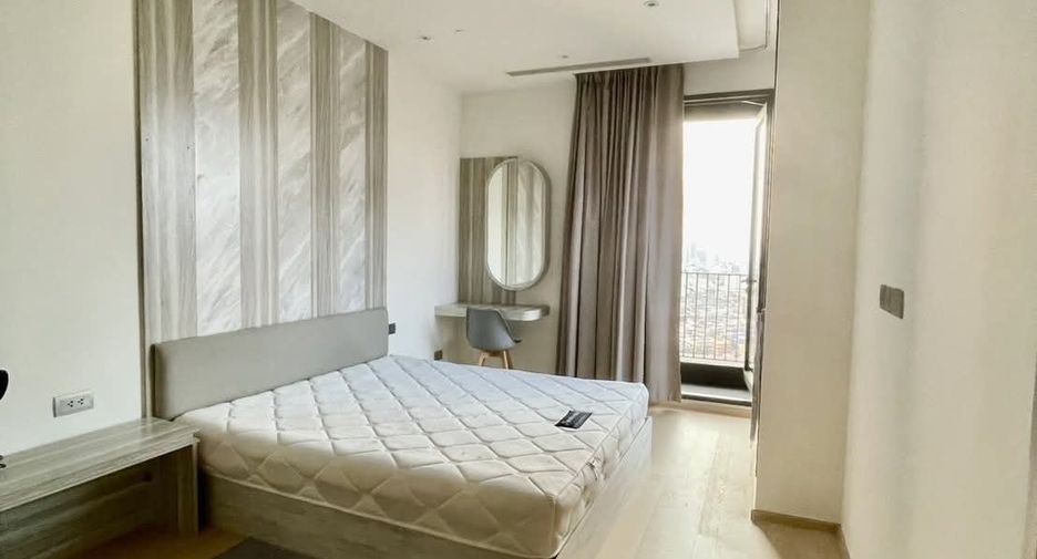 For rent 2 bedrooms condo in Huai Khwang, Bangkok