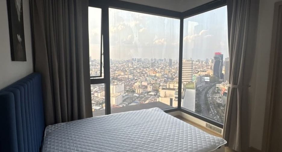 For rent 2 bedrooms condo in Huai Khwang, Bangkok