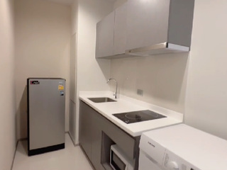 For rent 2 bedrooms condo in Huai Khwang, Bangkok