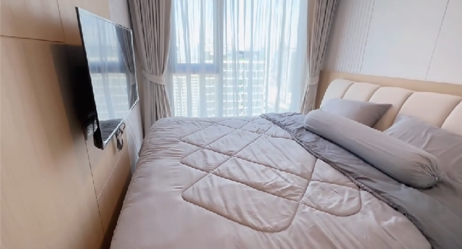 For rent 2 bedrooms condo in Huai Khwang, Bangkok