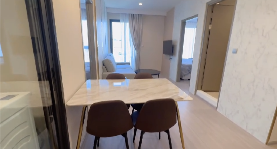 For rent 2 bedrooms condo in Huai Khwang, Bangkok
