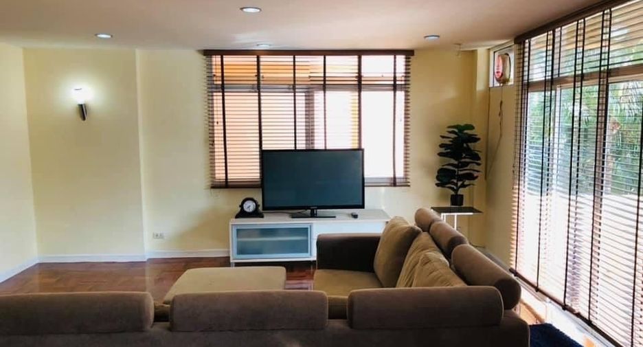 Reihenhaus zur Miete mit 4 Zimmer in Watthana, Bangkok