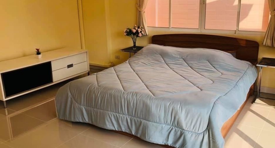 Reihenhaus zur Miete mit 4 Zimmer in Watthana, Bangkok