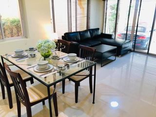 Reihenhaus zur Miete mit 4 Zimmer in Watthana, Bangkok