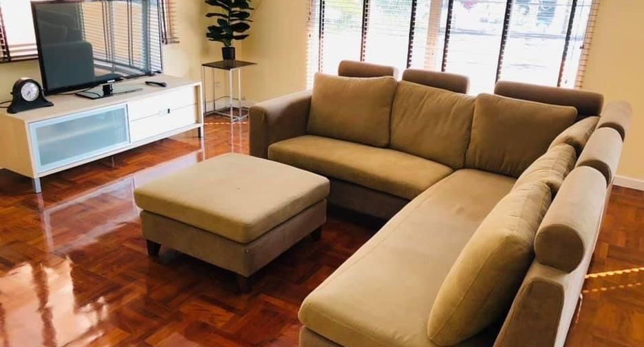 Reihenhaus zur Miete mit 4 Zimmer in Watthana, Bangkok