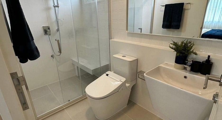 For rent 3 bedrooms townhouse in Bang Phli, Samut Prakan