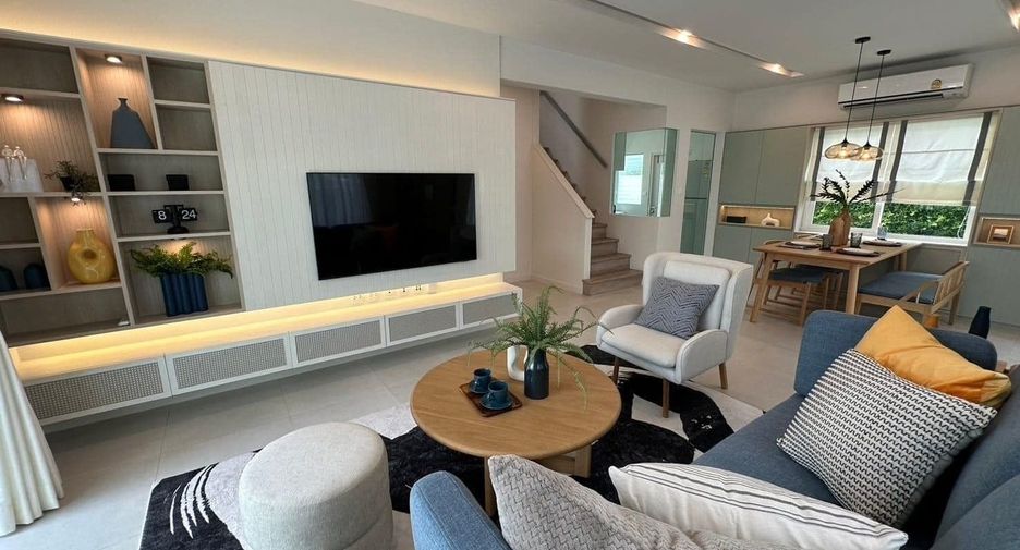For rent 3 bedrooms townhouse in Bang Phli, Samut Prakan