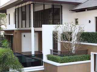 À louer 4 chambres maison à Khlong Toei, Bangkok