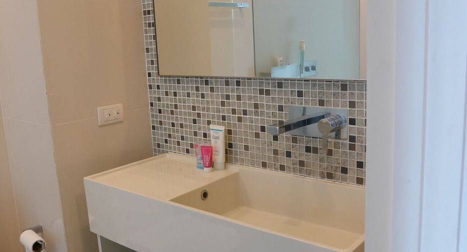 For rent 1 bed condo in Watthana, Bangkok