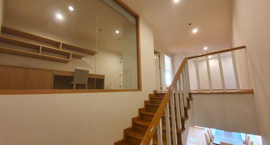 For rent 3 bedrooms apartment in Watthana, Bangkok