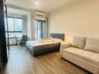 À louer studio condo à Khlong Toei, Bangkok