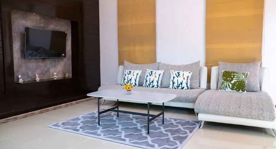 À vendre et à louer 4 chambres villa à Mueang Phuket, Phuket