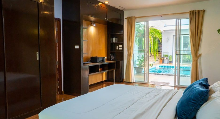 À vendre et à louer 4 chambres villa à Mueang Phuket, Phuket