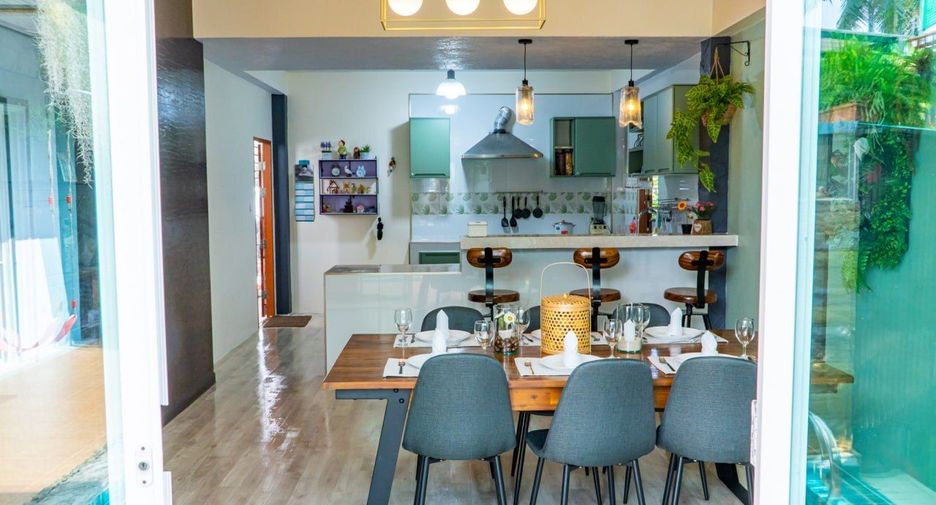 À vendre et à louer 4 chambres villa à Mueang Phuket, Phuket
