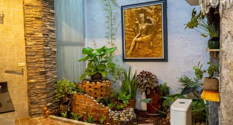 À vendre et à louer 4 chambres villa à Mueang Phuket, Phuket