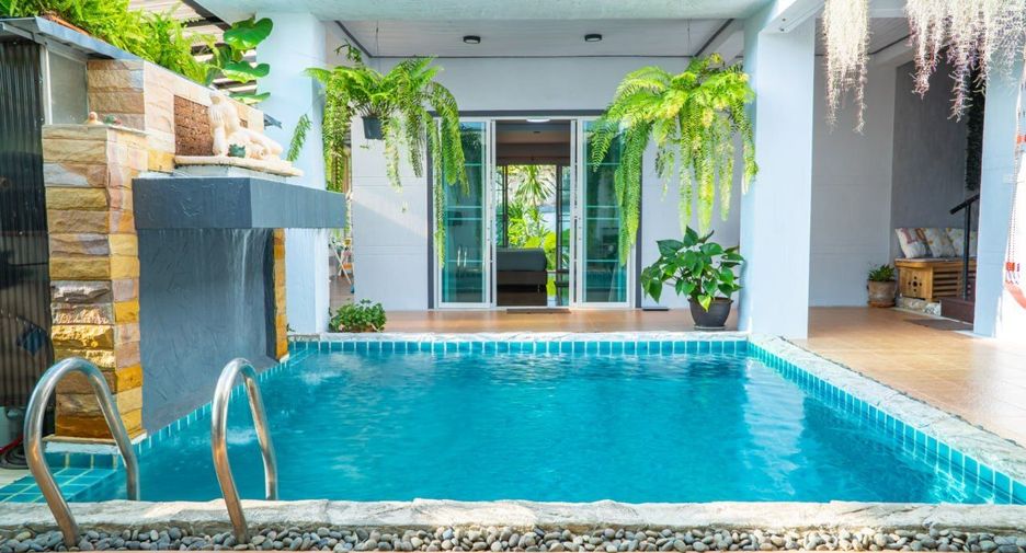 À vendre et à louer 4 chambres villa à Mueang Phuket, Phuket
